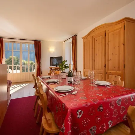 Sleeps 4 *