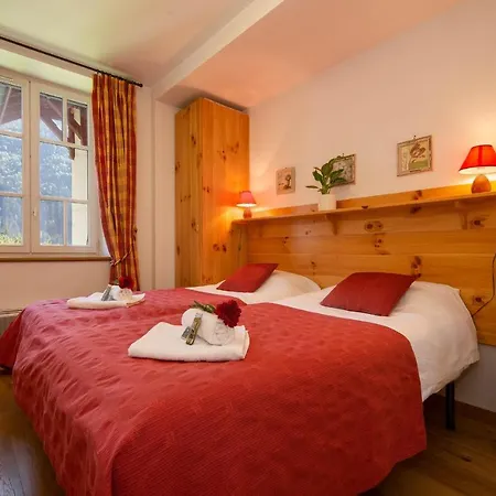 Sleeps 4 *